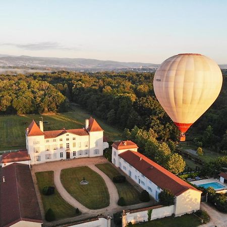 Chateau Des Perichons Poncins Bagian luar foto