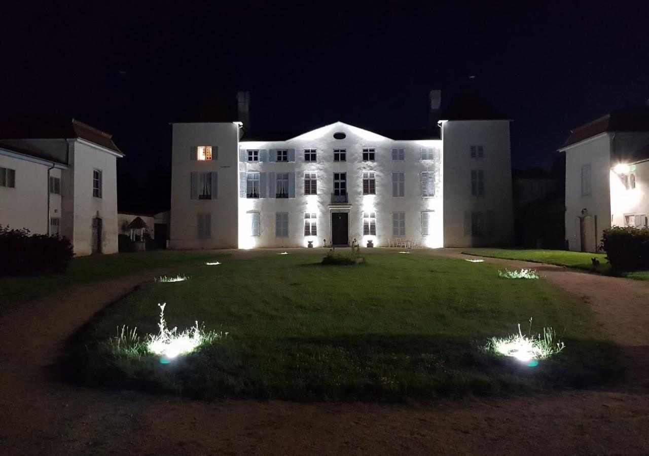 Chateau Des Perichons Poncins Bagian luar foto