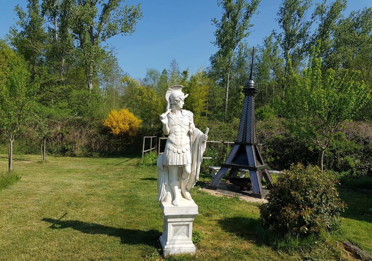Chateau Des Perichons Poncins Bagian luar foto
