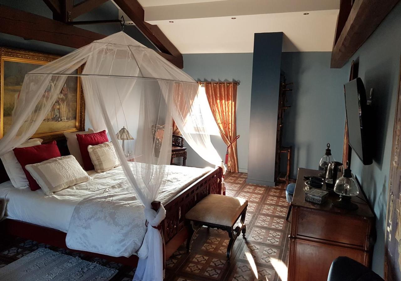 Chateau Des Perichons Poncins Bagian luar foto